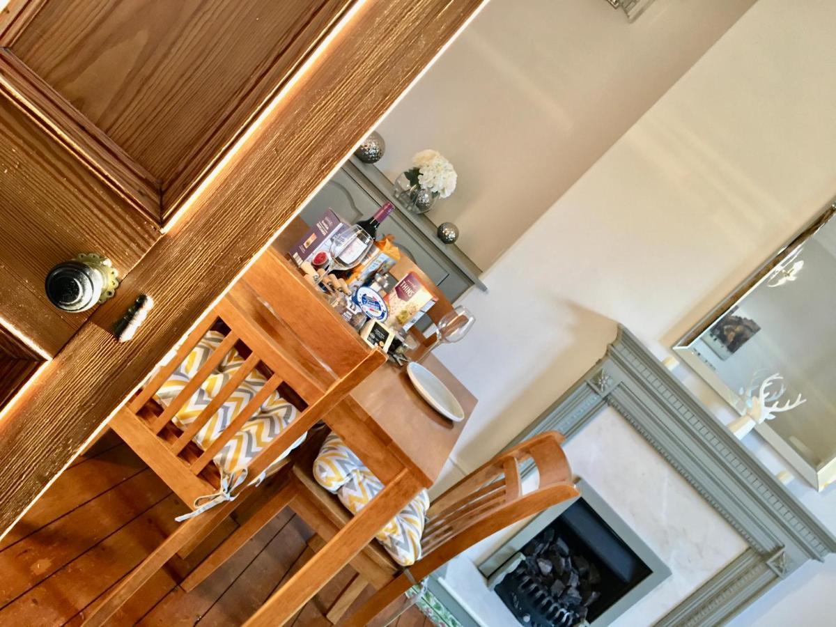 Cosy 2 Bedroom Central Apartment - Free Parking, Free Wifi Aberdeen Exterior photo