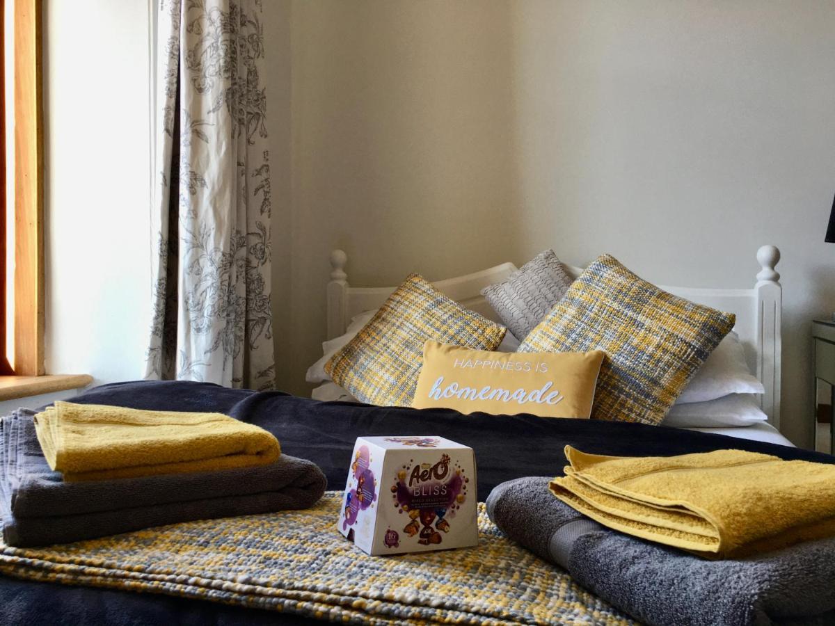 Cosy 2 Bedroom Central Apartment - Free Parking, Free Wifi Aberdeen Exterior photo