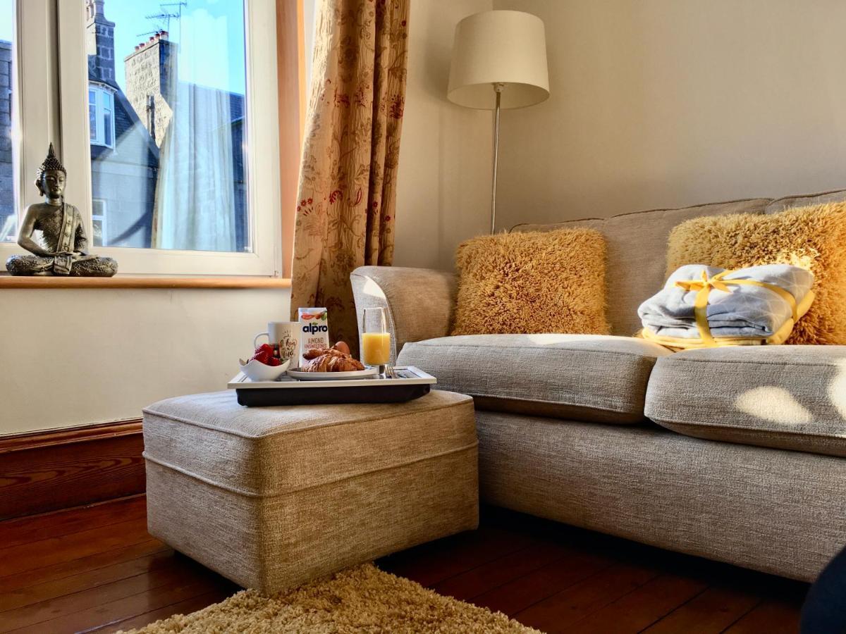 Cosy 2 Bedroom Central Apartment - Free Parking, Free Wifi Aberdeen Exterior photo