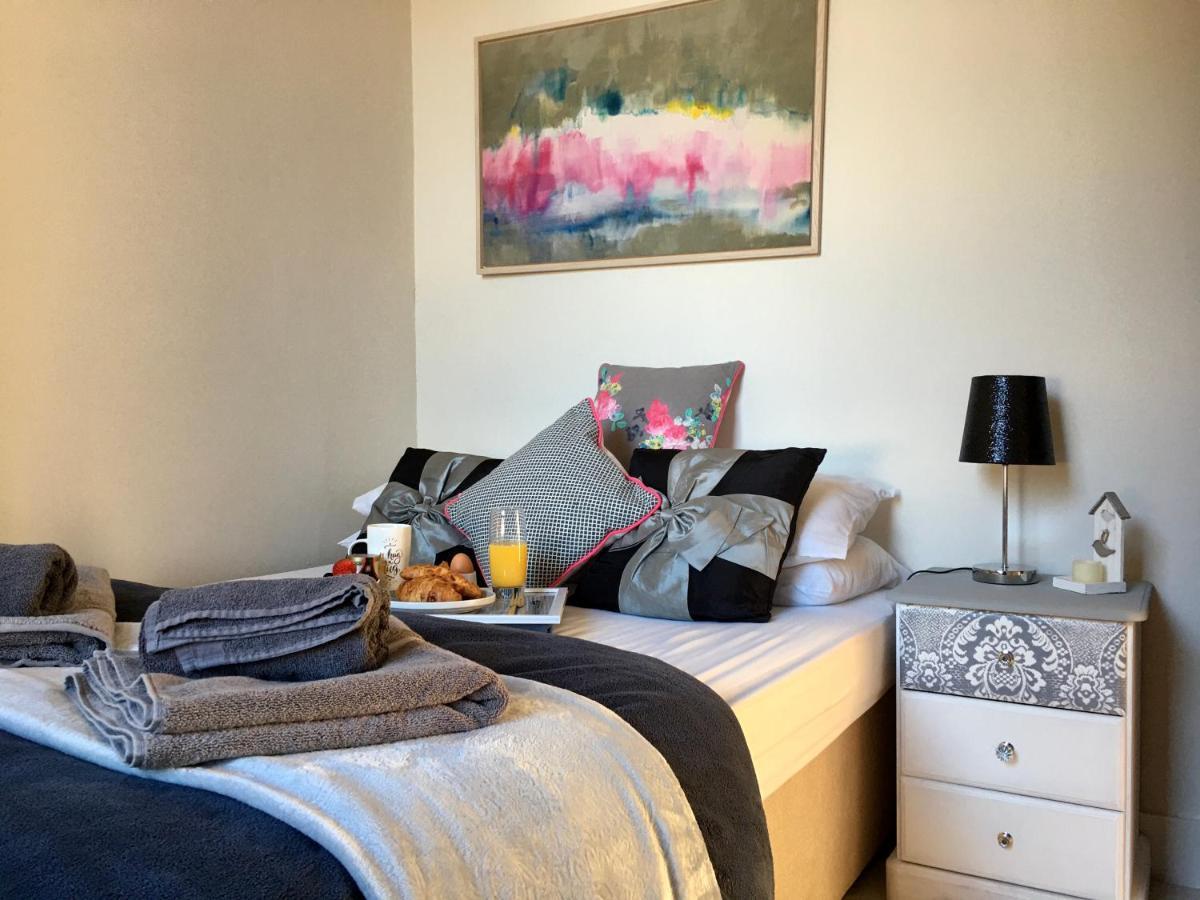 Cosy 2 Bedroom Central Apartment - Free Parking, Free Wifi Aberdeen Exterior photo