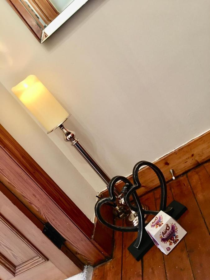 Cosy 2 Bedroom Central Apartment - Free Parking, Free Wifi Aberdeen Exterior photo